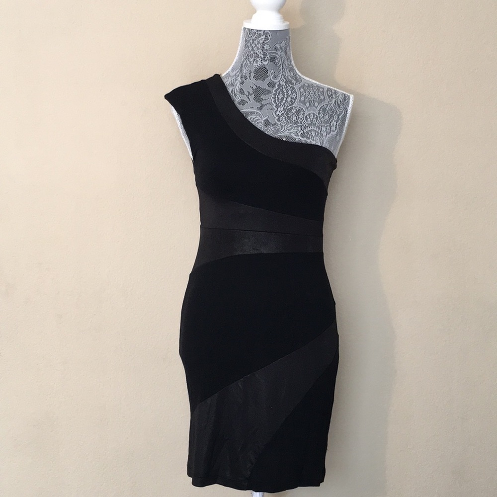Event Black One Shoulder Dress